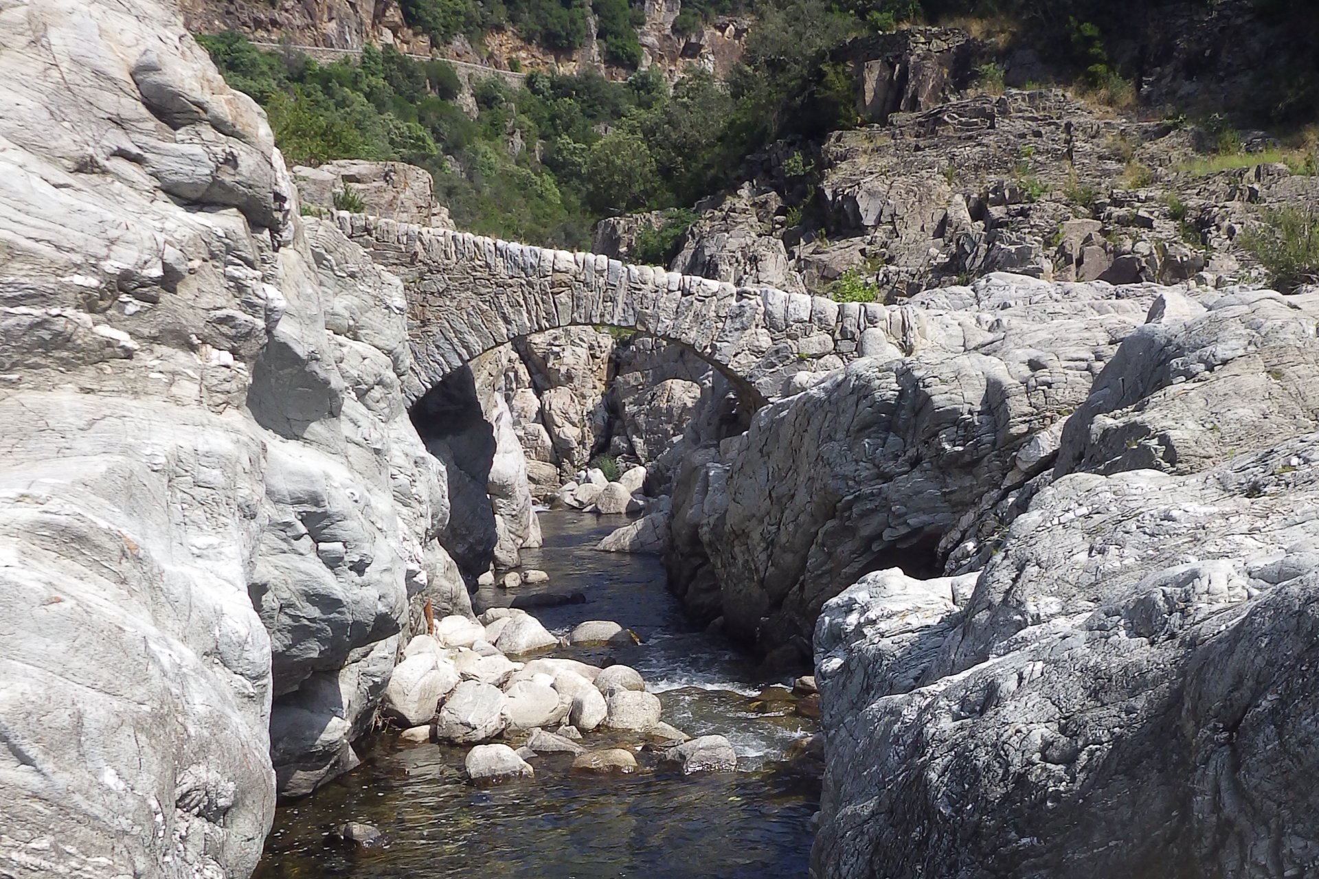 Canyoning dans les gorges du Soucy prs d'Anduze en Cevennes