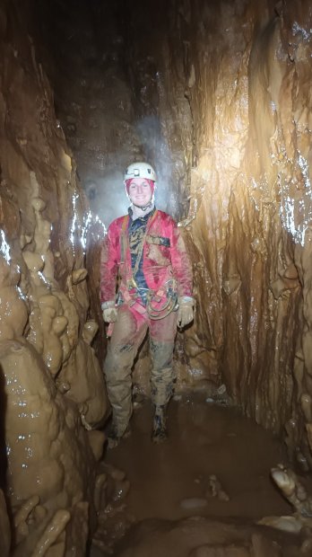 un speleologue de l'herault