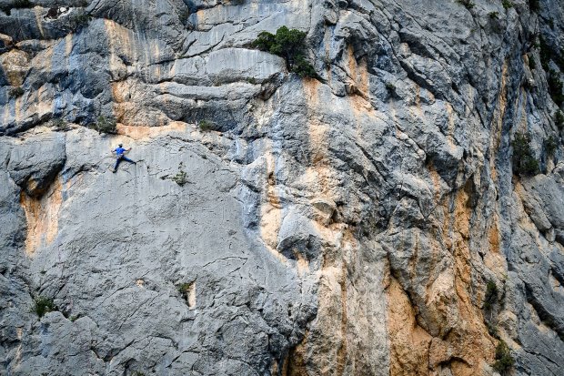 Escalade Verdon, voie Hybrido�de, paroi d�rob�e